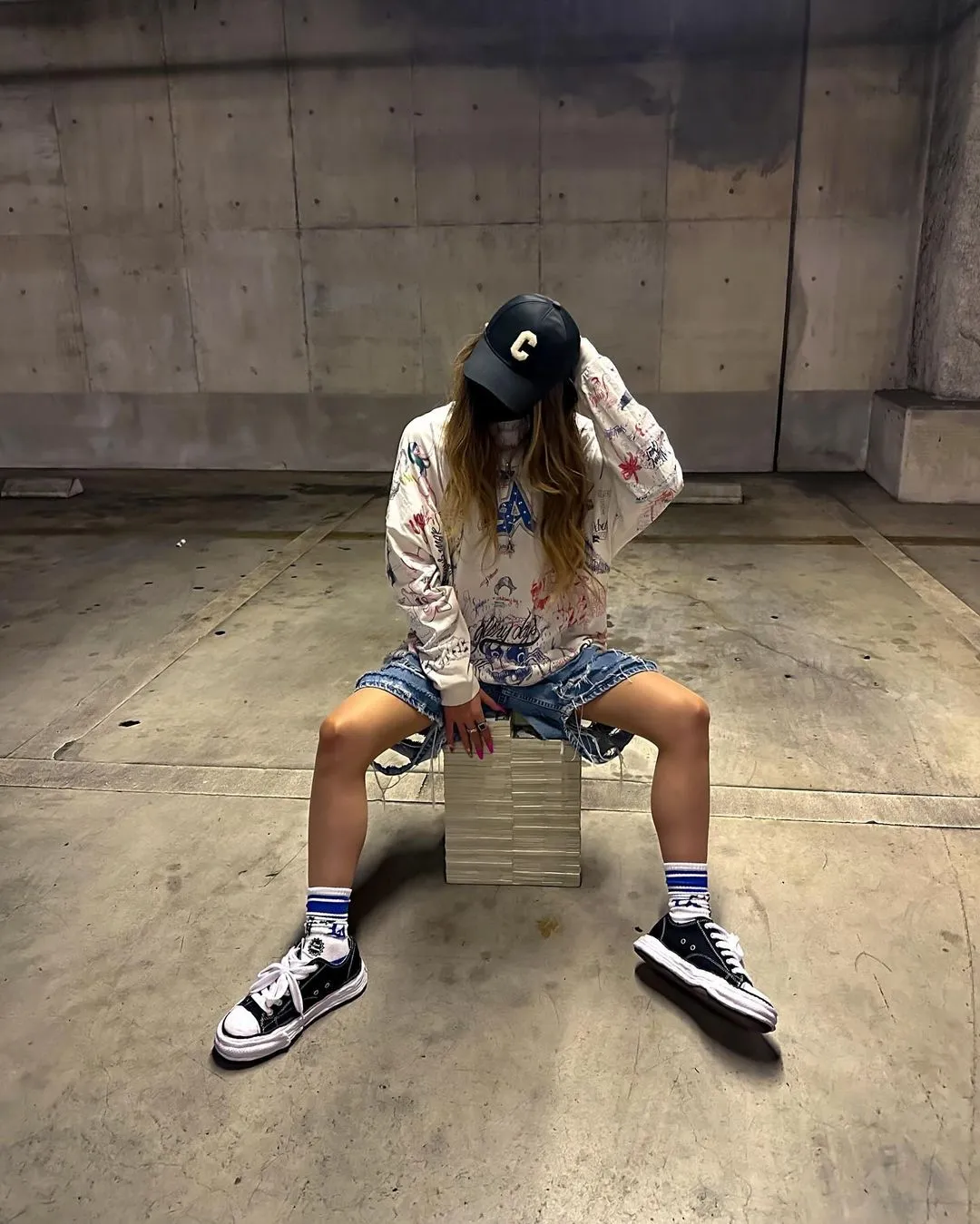 SAINT Mxxxxxx × BORNXRAISED BR_LS TEE/LA/WHT Latest co-branded model LA diamond all-over long sleeves off-white S-XL Super heavy work started in February and lasted three months Super complex 36 sets of screens Outlined pictures make you doubt your life Super perfect reproduction of printing Genuine Czech diamonds Pressure-free reproduction